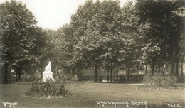 Photo:Paddington Green with the Sarah Siddons statue in the early twentieth century