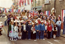 Photo:Silver Jubilee Celebrations in Church Street 1977